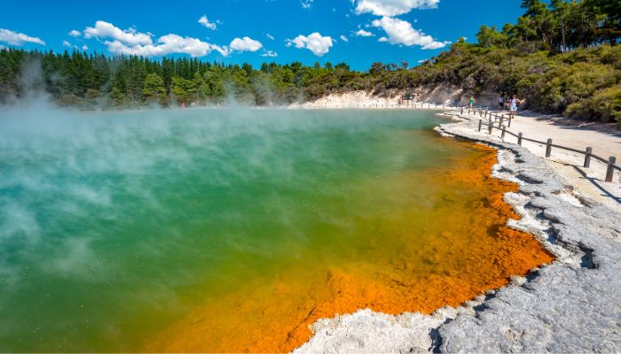 Blues_Wai-O-Tapu_1.jpg